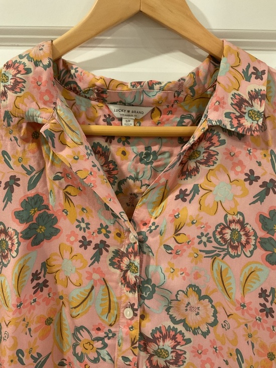 Lucky Brand Tops - NWOT Lucky Brand 70s Pink Floral Button-Up